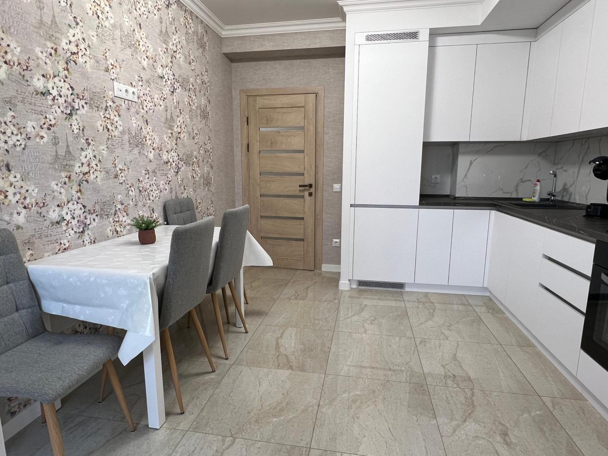 Apartament Airport Apartment *